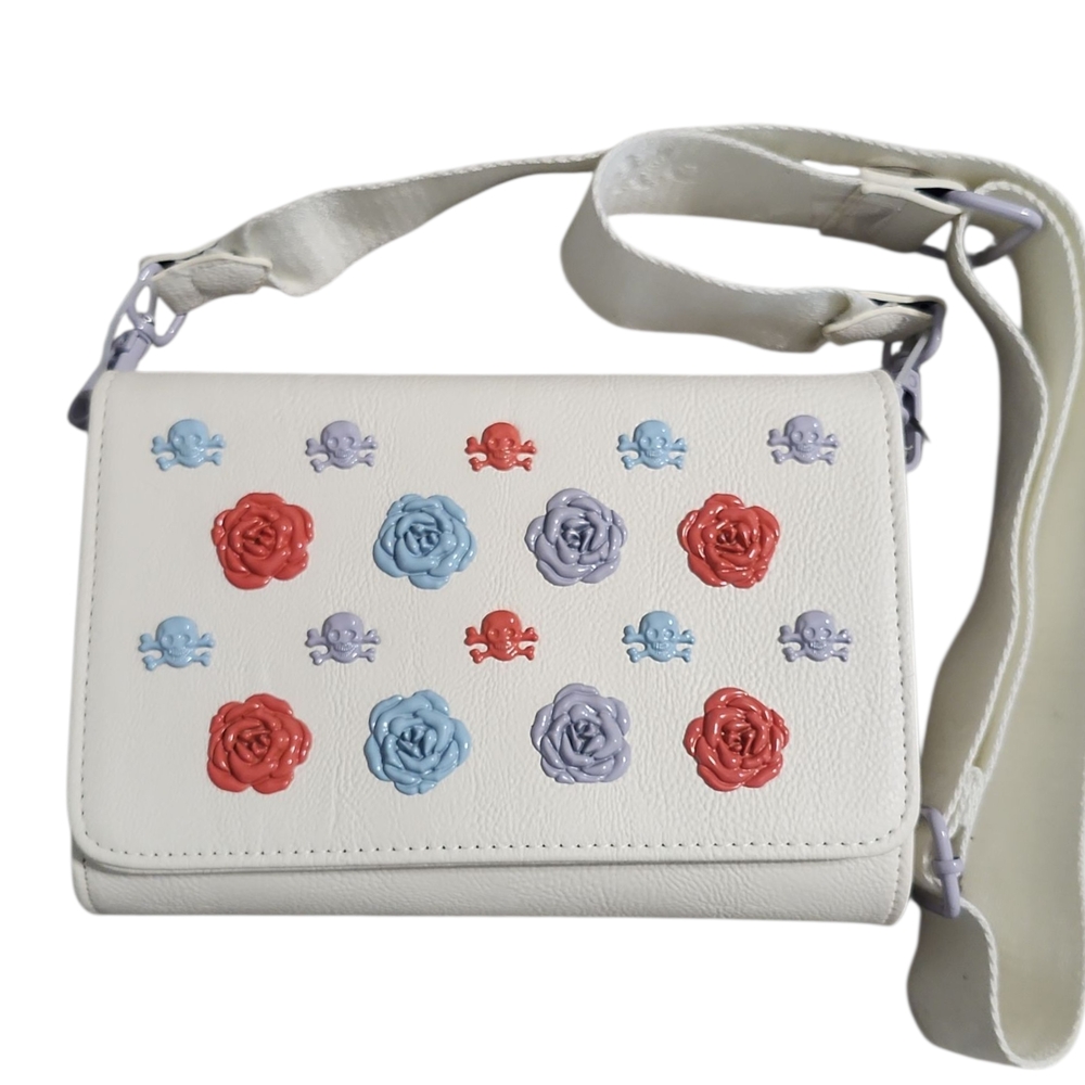 NWT Betsey Johnson XOSYBIL Chic Skull And Floral White Crossbody Bag Retails $88
